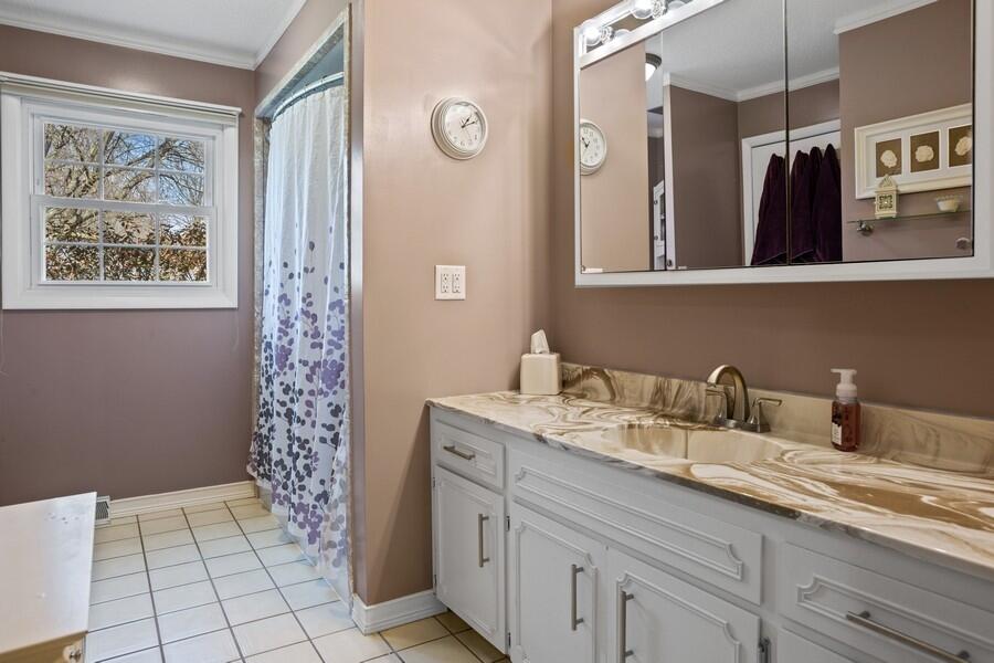 1532 Jasmine Road St. Joseph, MI 49085 - Photo 10 of 18 Primary bathroom