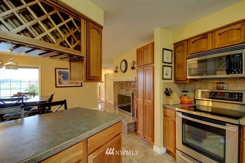 10686 Peter Anderson Road Burlington, WA 98233 - Photo 6 of 25 Gallery Image 6