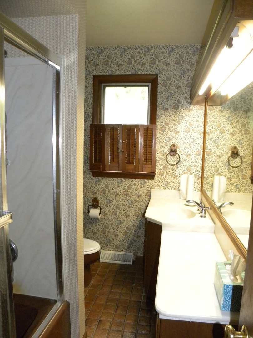 2155 Rockwell Road Aurora, IL 60506 - Photo 11 of 24
