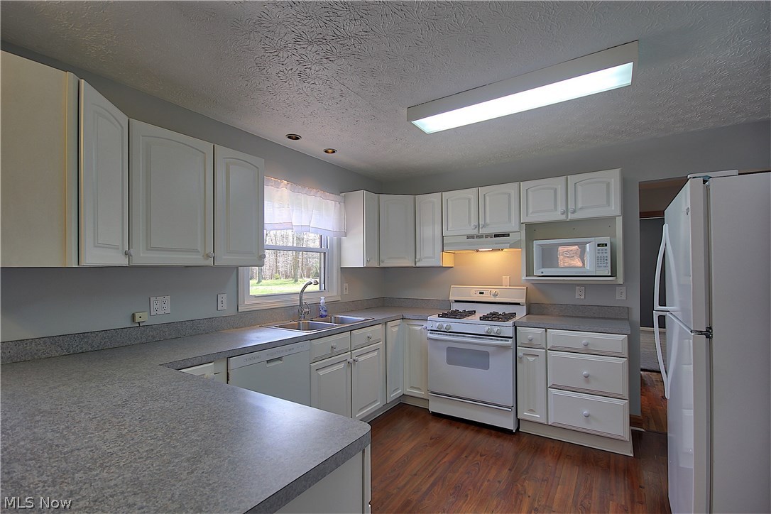 1765 Far View Road Akron, OH 44312 - Photo 8 of 31