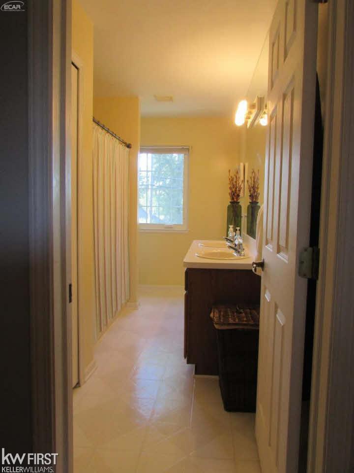 5450 Clarkston Road Clarkston, MI 48348 - Photo 17 of 28 21349720-16.JPG