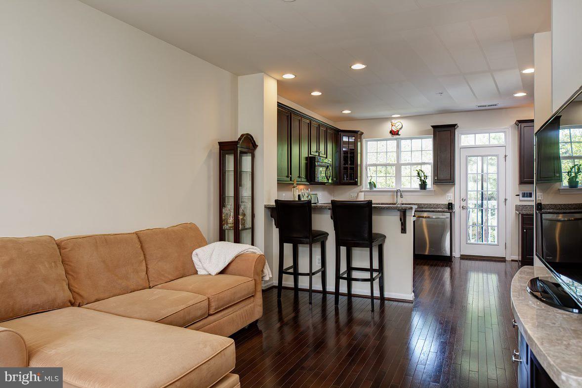 7474 Riding Meadow Way Manassas, VA 20111 - Photo 3 of 23 Gallery Image 3