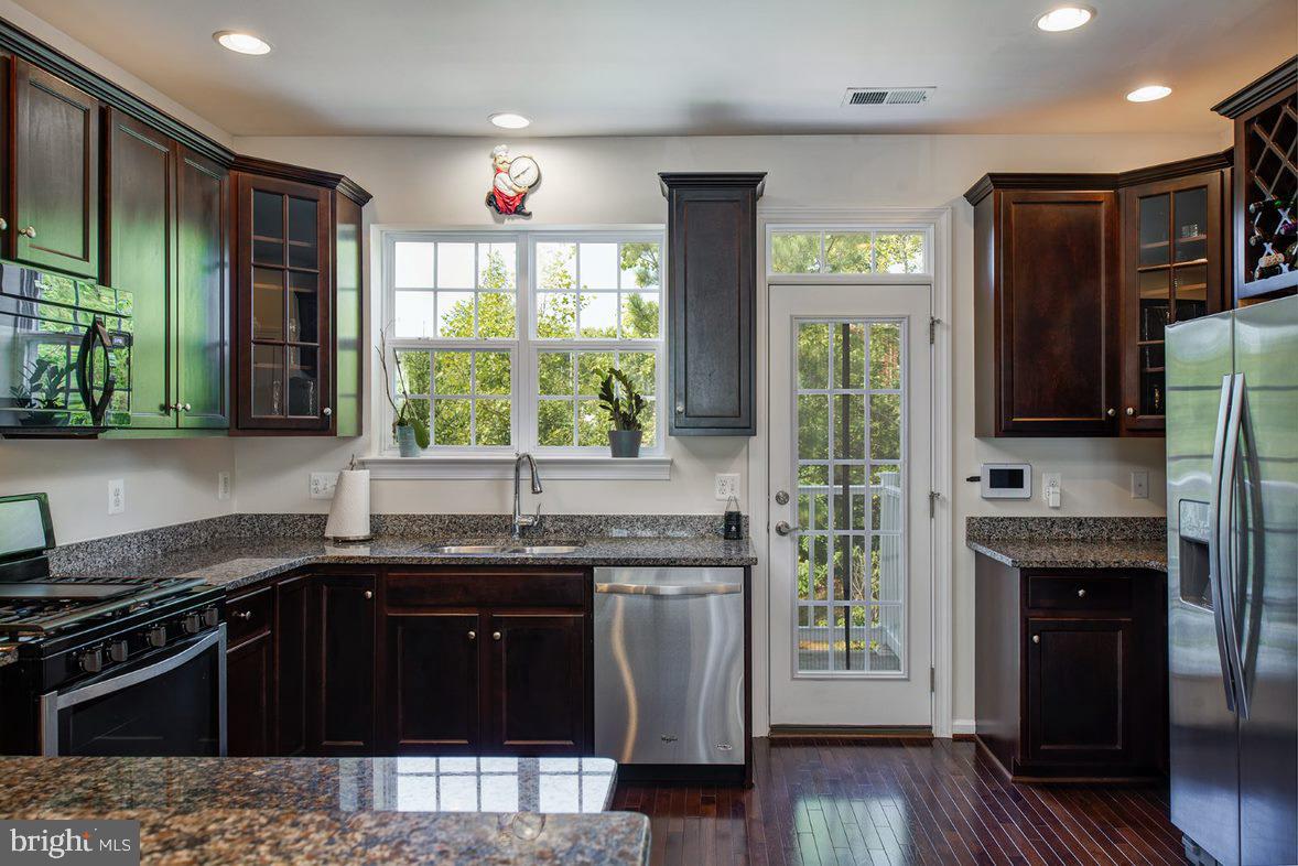 7474 Riding Meadow Way Manassas, VA 20111 - Photo 4 of 23 Gallery Image 4