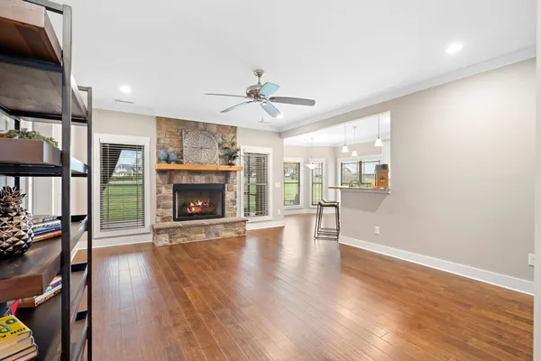 $364,900 | 52 Island Way, Winchester, TN 37398