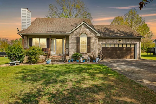 $359,900 | 2007 Skyline Drive, Goodlettsville, TN 37072