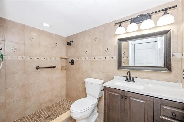 $1,900 | 5052 Marsh Field Road, Unit 9, Sarasota, FL 34235