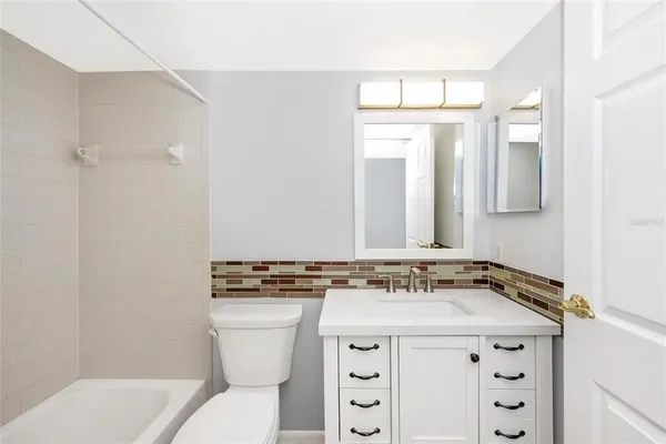 $1,900 | 5052 Marsh Field Road, Unit 9, Sarasota, FL 34235