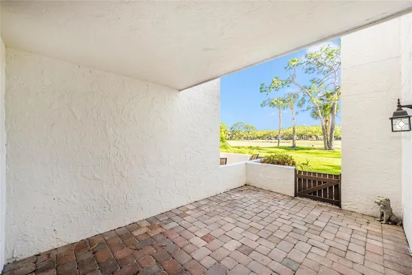 $1,900 | 5052 Marsh Field Road, Unit 9, Sarasota, FL 34235