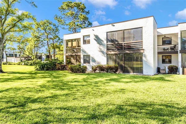 $1,900 | 5052 Marsh Field Road, Unit 9, Sarasota, FL 34235