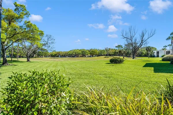 $1,900 | 5052 Marsh Field Road, Unit 9, Sarasota, FL 34235