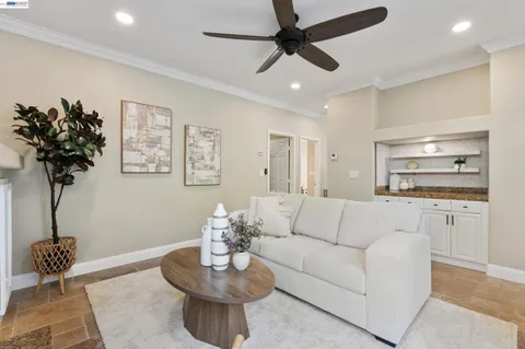 $1,685,000 | 377 Squirrel Ridge Way, Danville, CA 94506