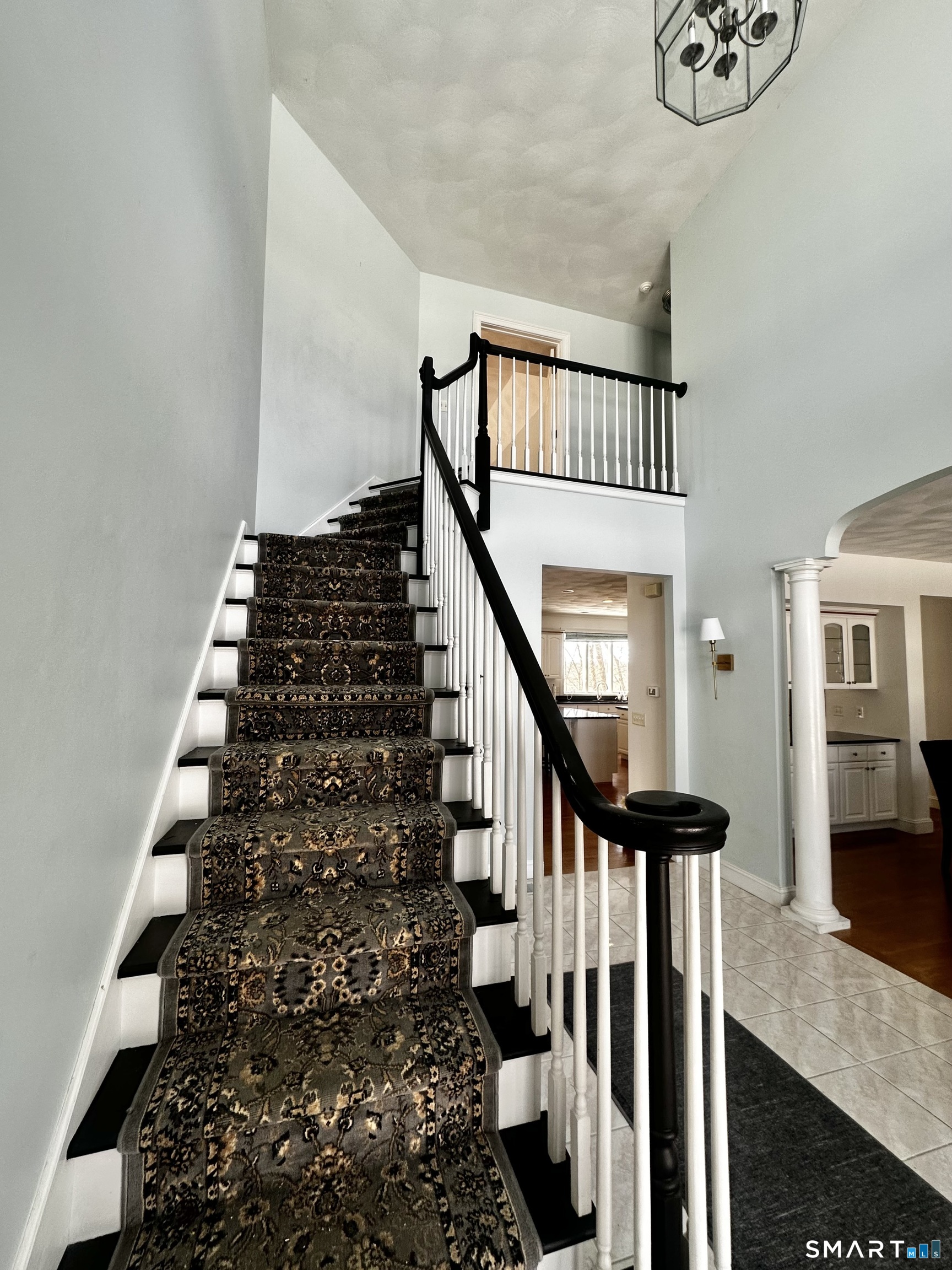 9 Leeward Lane Groton, CT 06340 - Photo 10 of 18 a view of entryway and hall