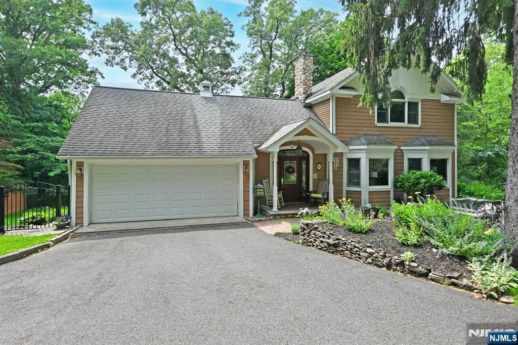 8 Myrtle Street Montvale, NJ 07645 - Photo 2 of 38