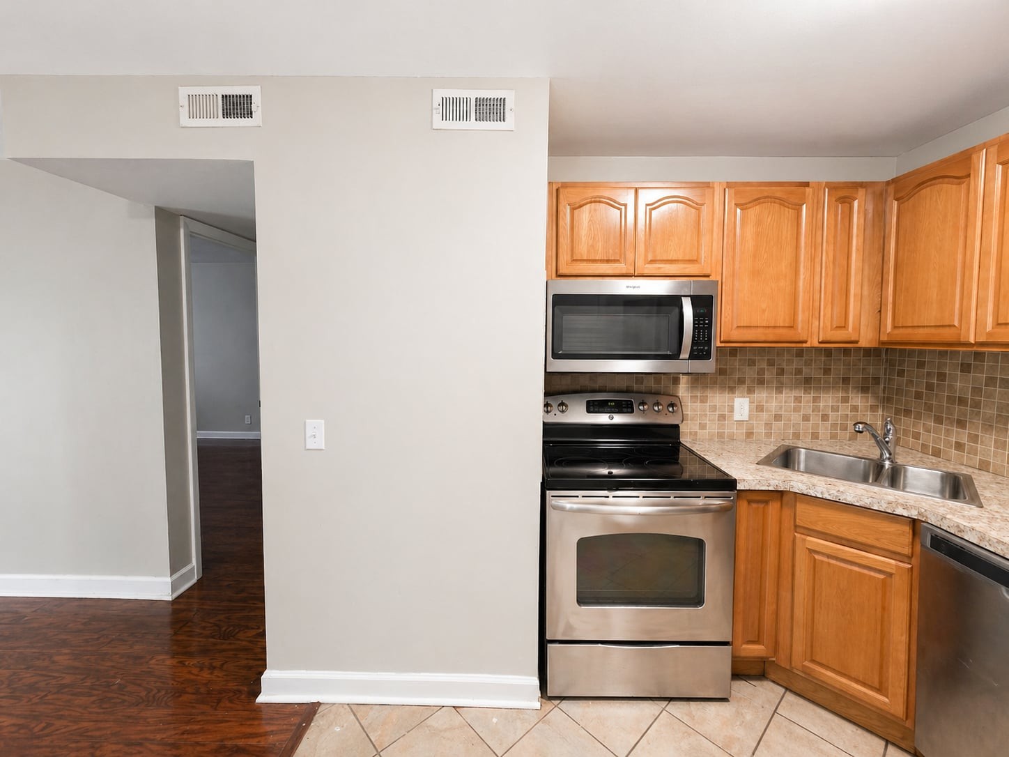 555 North Dupont Avenue, Unit A12 Madison, TN 37115 - Photo 3 of 10