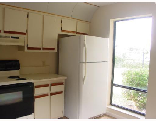 8954 West Sample Road, Unit 8954 Coral Springs, FL 33065 - Photo 4 of 14 Kitchen