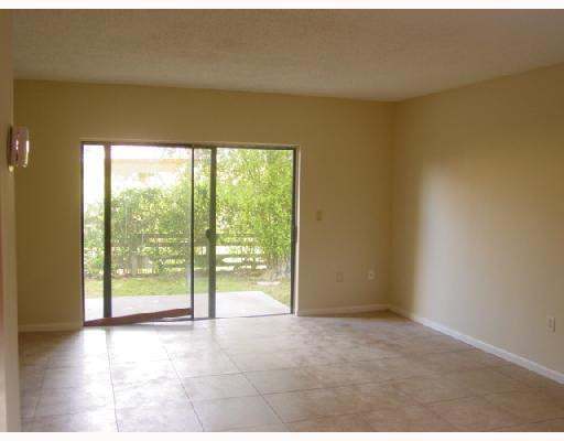 8954 West Sample Road, Unit 8954 Coral Springs, FL 33065 - Photo 7 of 14 Living Room