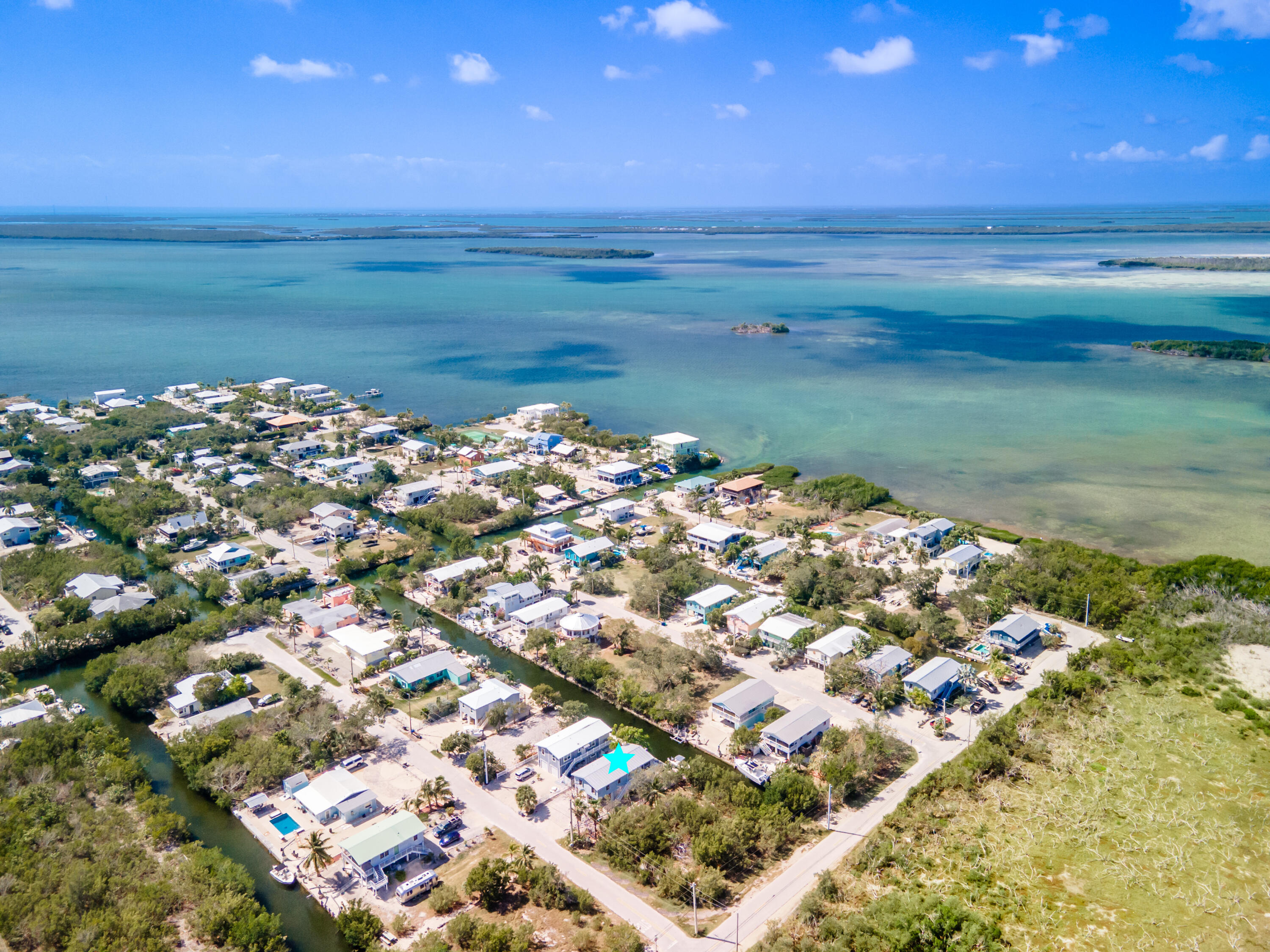 3980 Hall Road Big Pine Key, FL 33043 - Photo 3 of 28 Canal Front Home with Gulf Access (17 of