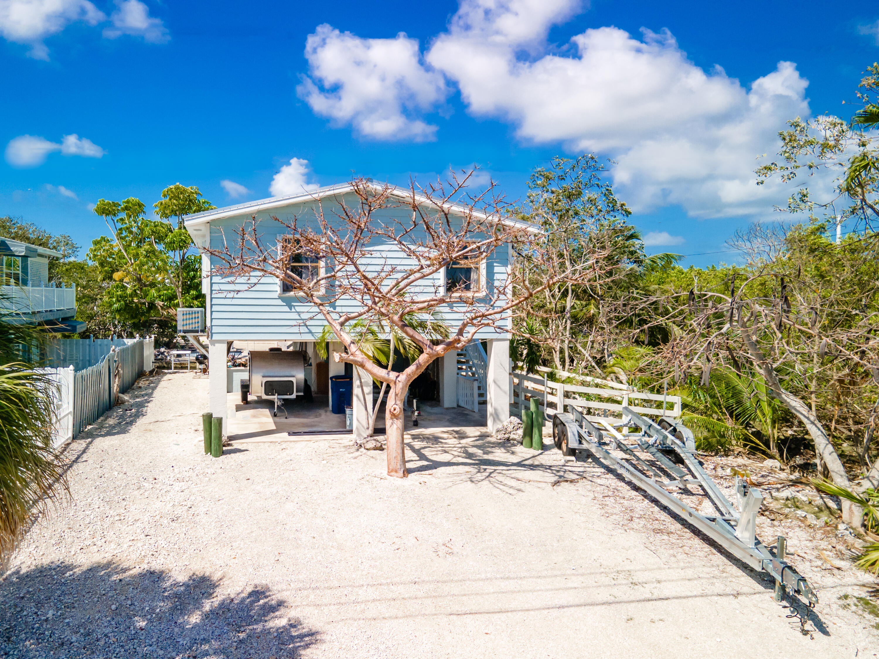 3980 Hall Road Big Pine Key, FL 33043 - Photo 4 of 28 Canal Front Home with Gulf Access (2 of