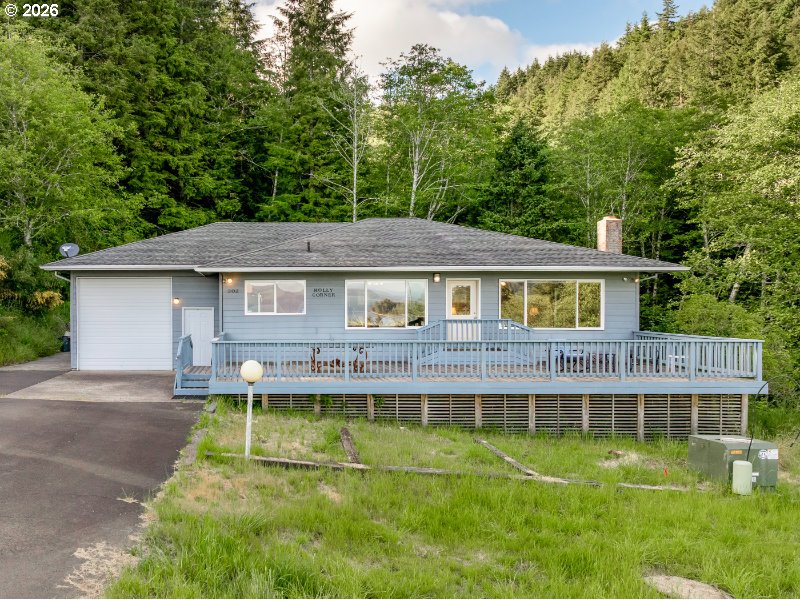 302 Holly Avenue Garibaldi, OR 97118 - Photo 1 of 38