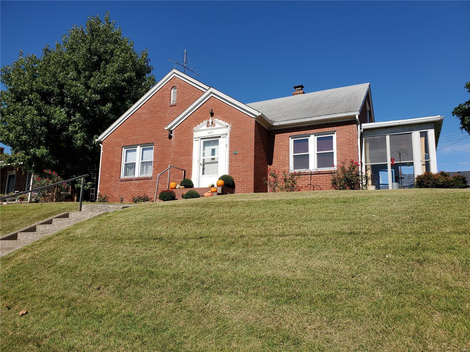 1837 State Street Chester, IL 62233 - Photo 3 of 41 Gallery Image 3