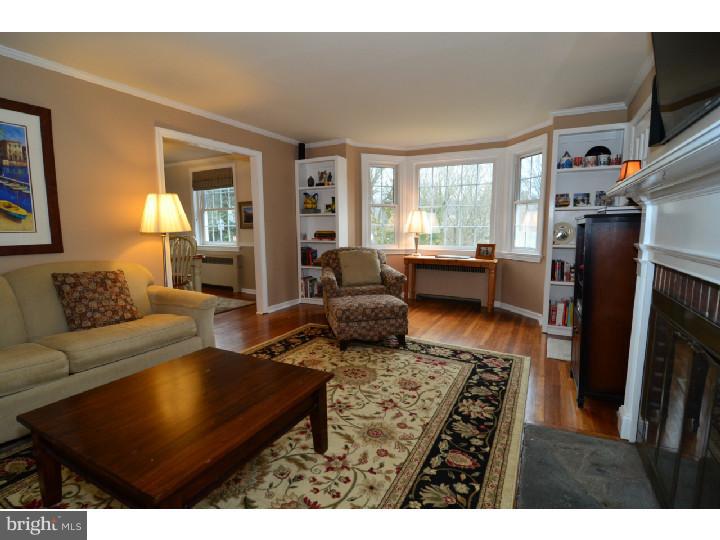 30 Green Valley Road Wallingford, PA 19086 - Photo 5 of 21 Living Room
