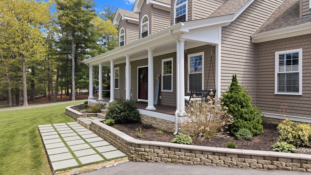 35 High Street Freetown, MA 02702 - Photo 3 of 40 front view of a house with a yard