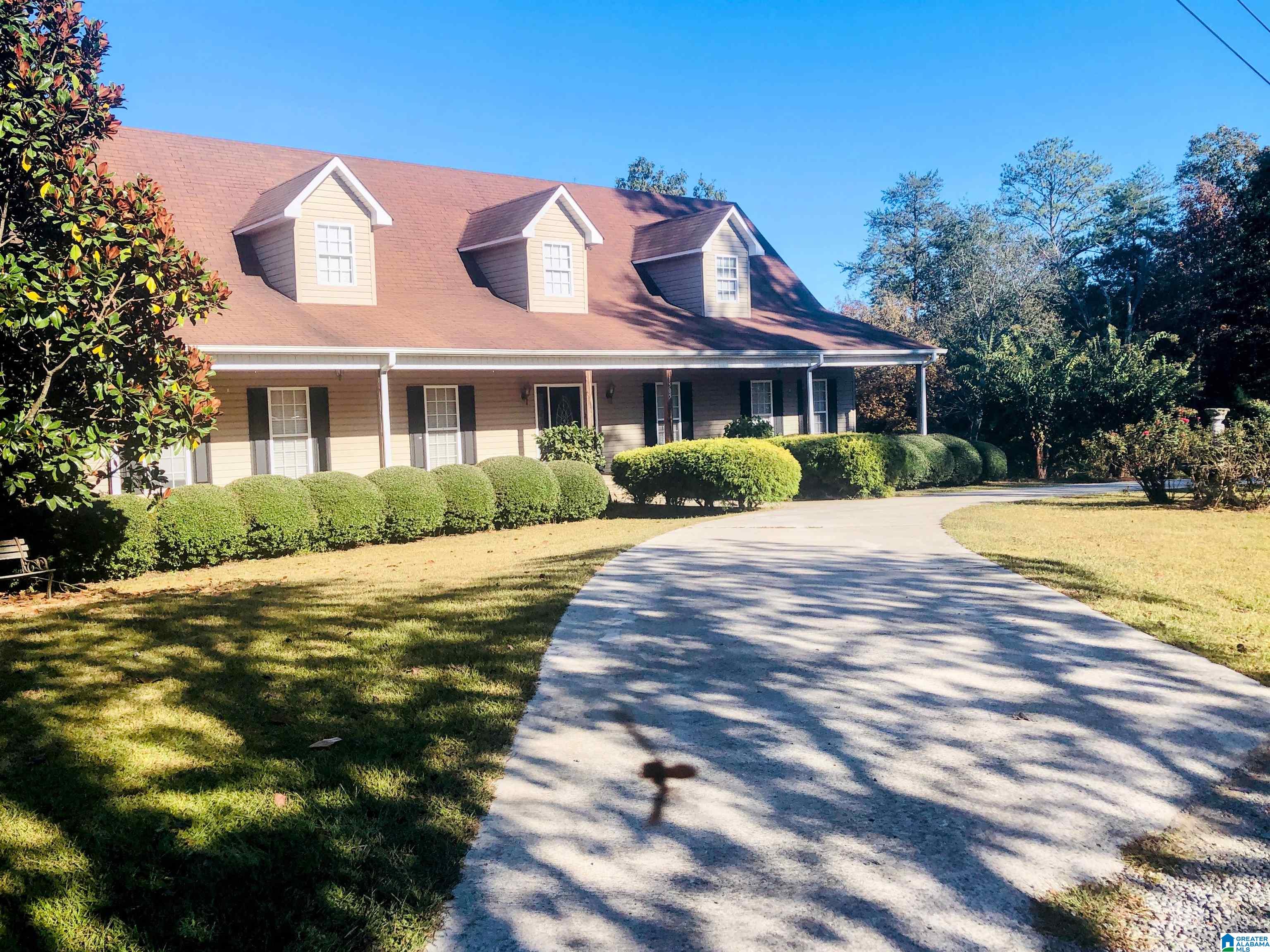 1505 Overlook Point Warrior, AL 35180 - Photo 2 of 44