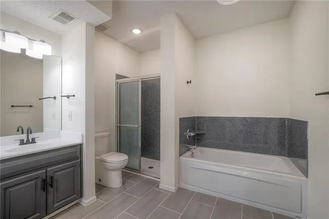 $530,000 | 13835 Craig Street, Overland Park, KS 66223