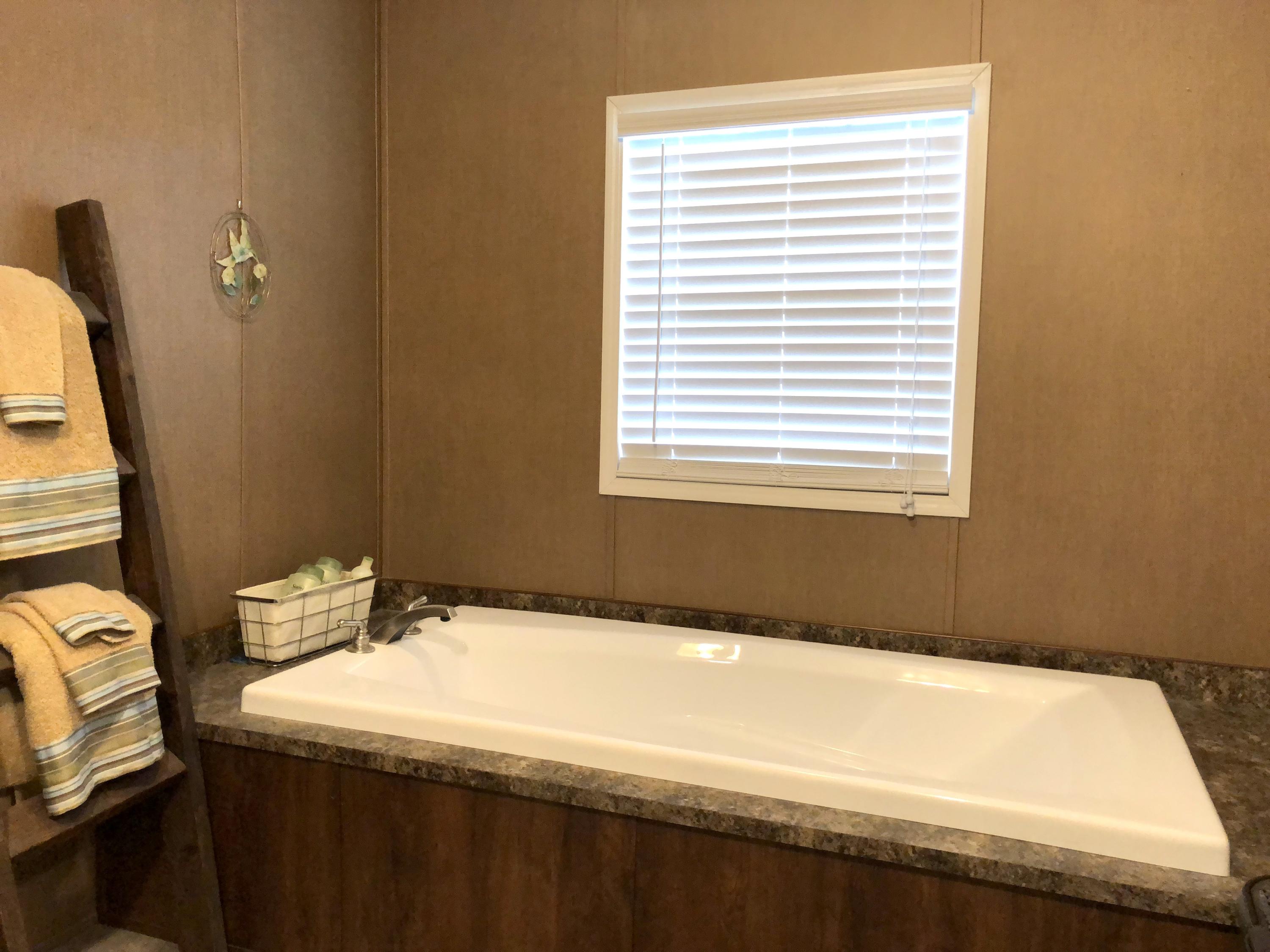 516 Parker Road La Follette, TN 37766 - Photo 13 of 28 Master Bath