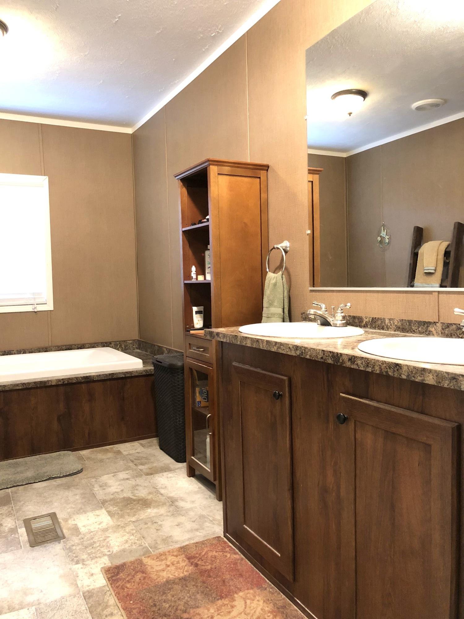 516 Parker Road La Follette, TN 37766 - Photo 14 of 28 Master Bath