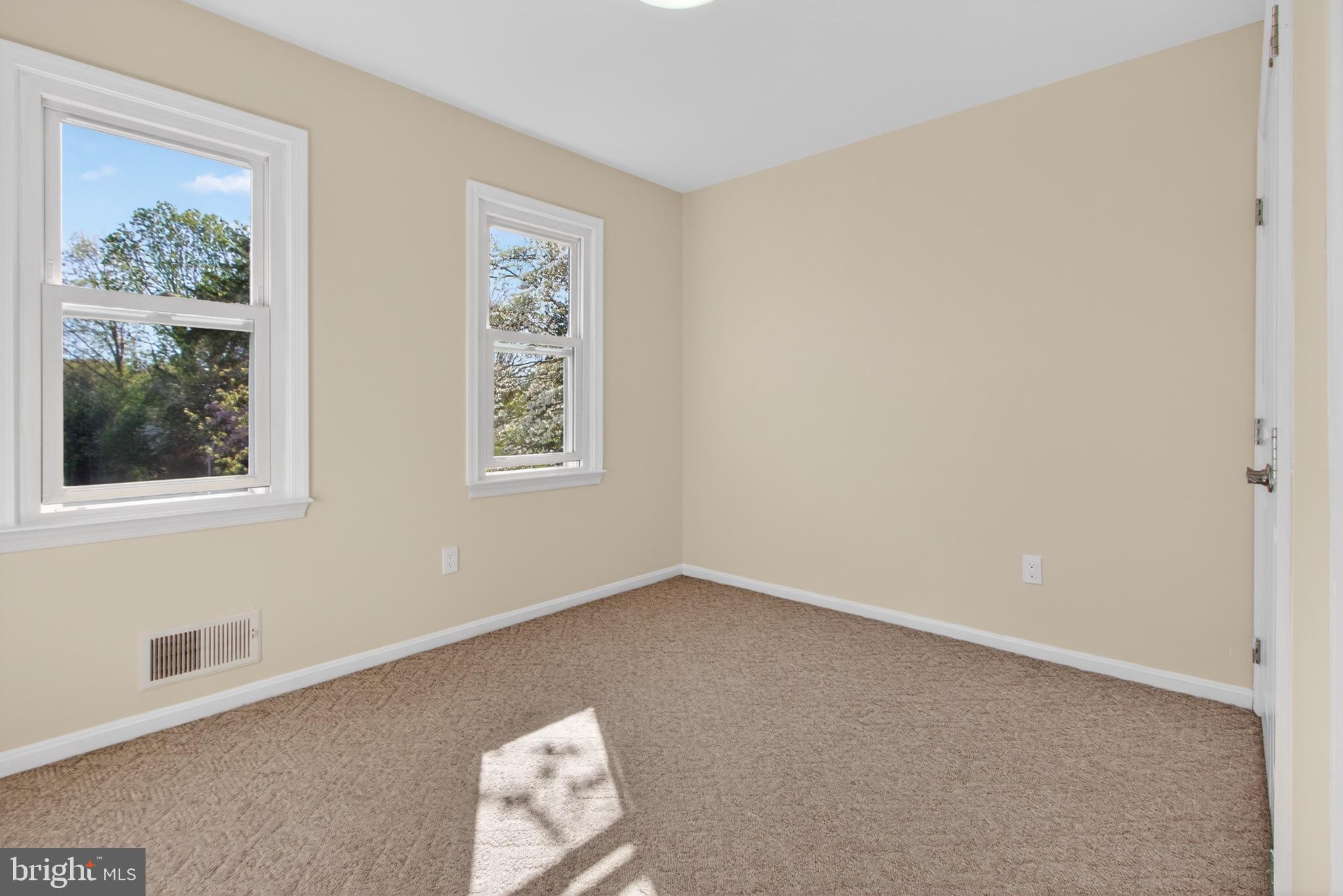 16 Redding Ridge Drive Gaithersburg, MD 20878 - Photo 38 of 53 Bright and airy room with natural light.