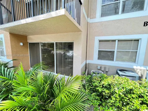 $2,100 | 8871 Wiles Road, Unit 105, Coral Springs, FL 33067