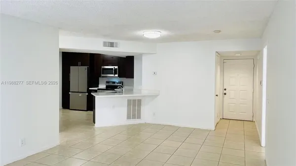 $2,100 | 8871 Wiles Road, Unit 105, Coral Springs, FL 33067