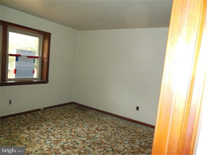 344 Chapel Heights Road Sewell, NJ 08080 - Photo 5 of 9 Bedroom - Main