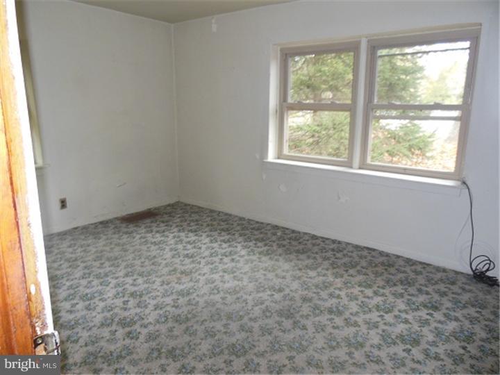 344 Chapel Heights Road Sewell, NJ 08080 - Photo 6 of 9 Bedroom 2