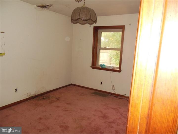344 Chapel Heights Road Sewell, NJ 08080 - Photo 7 of 9 Bedroom 3