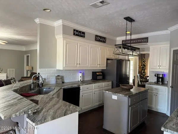 $559,000 | 15384 South S Highway, Terry, MS 39170