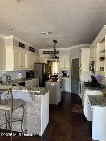 $559,000 | 15384 South S Highway, Terry, MS 39170