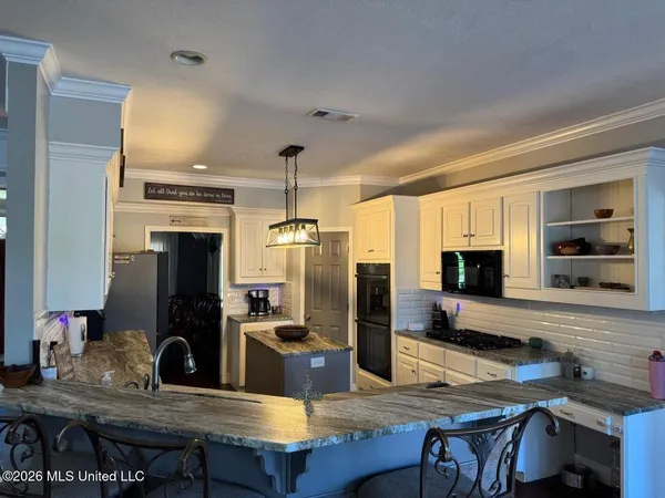 $559,000 | 15384 South S Highway, Terry, MS 39170