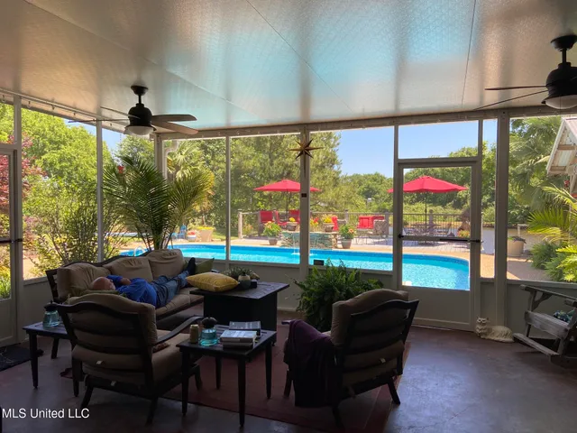 $559,000 | 15384 South S Highway, Terry, MS 39170