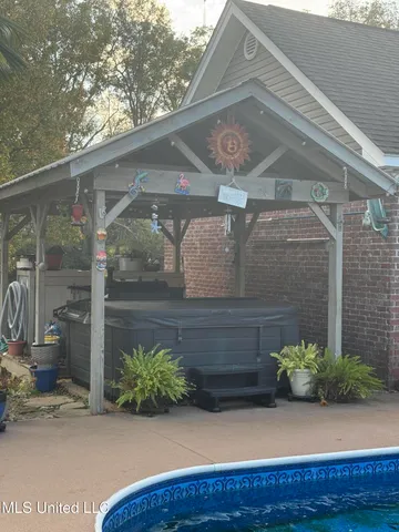 $559,000 | 15384 South S Highway, Terry, MS 39170