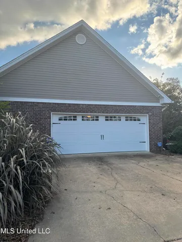 $559,000 | 15384 South S Highway, Terry, MS 39170