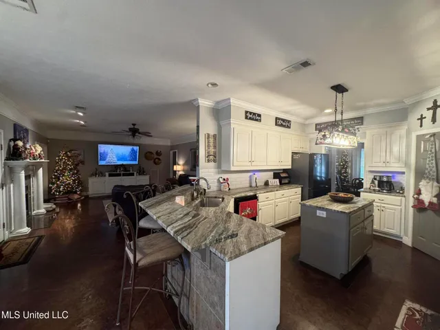 $559,000 | 15384 South S Highway, Terry, MS 39170