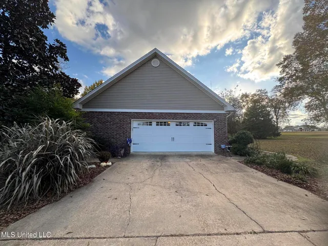 $559,000 | 15384 South S Highway, Terry, MS 39170