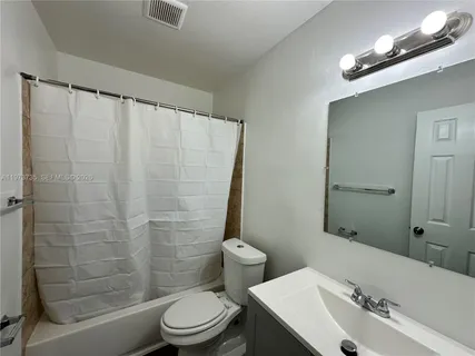 $1,695 | 2221 Monroe Street, Unit 10, Hollywood, FL 33020