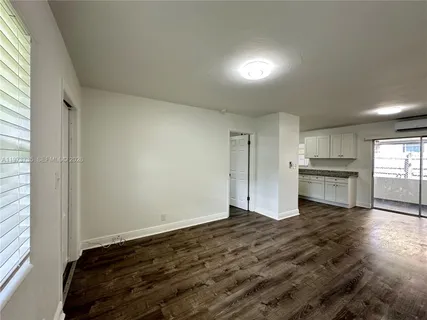 $1,695 | 2221 Monroe Street, Unit 10, Hollywood, FL 33020