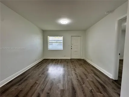 $1,695 | 2221 Monroe Street, Unit 10, Hollywood, FL 33020