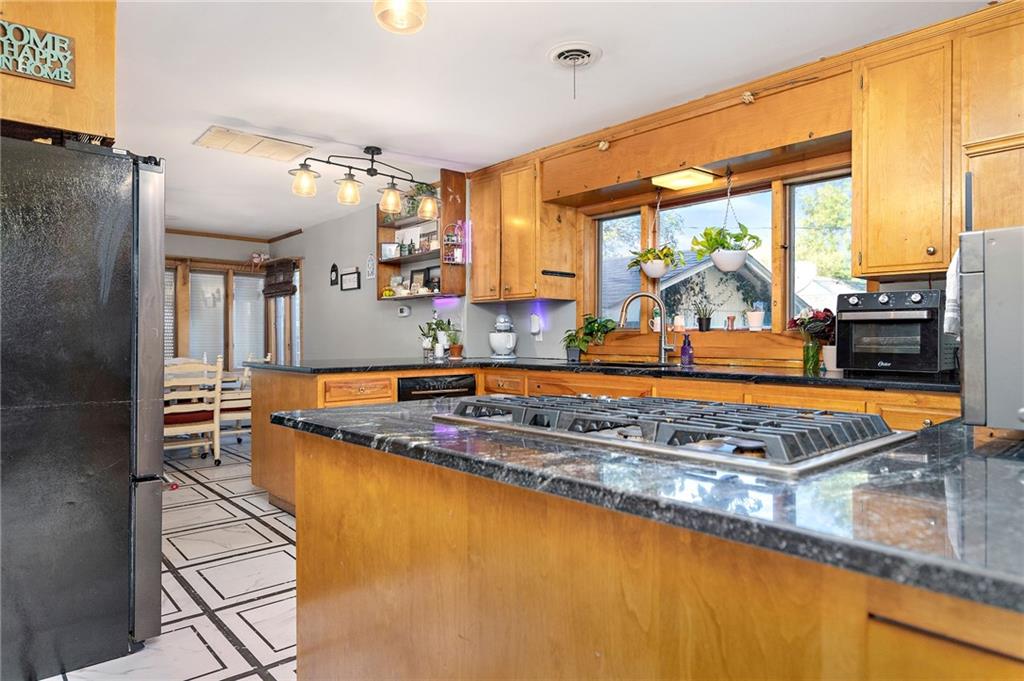 424 South Elm Street Ottawa, KS 66067 - Photo 19 of 57