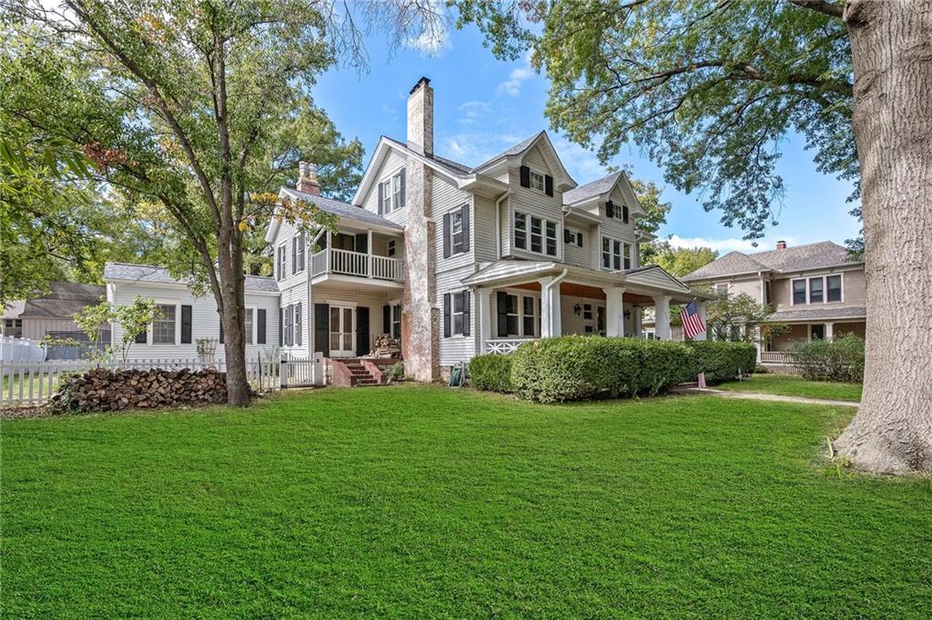 424 South Elm Street Ottawa, KS 66067 - Photo 2 of 57