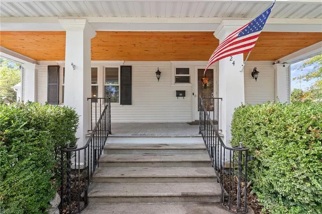 $415,000 | 424 South Elm Street, Ottawa, KS 66067